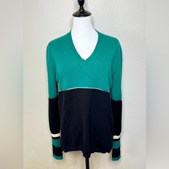Fendi Cashmere Sweater V-Neck‎ Black Teal Lightweight Size 42/6US - Picture 1 of 10
